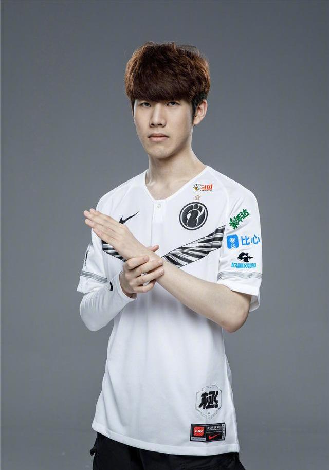 进的足球理 进的足球理